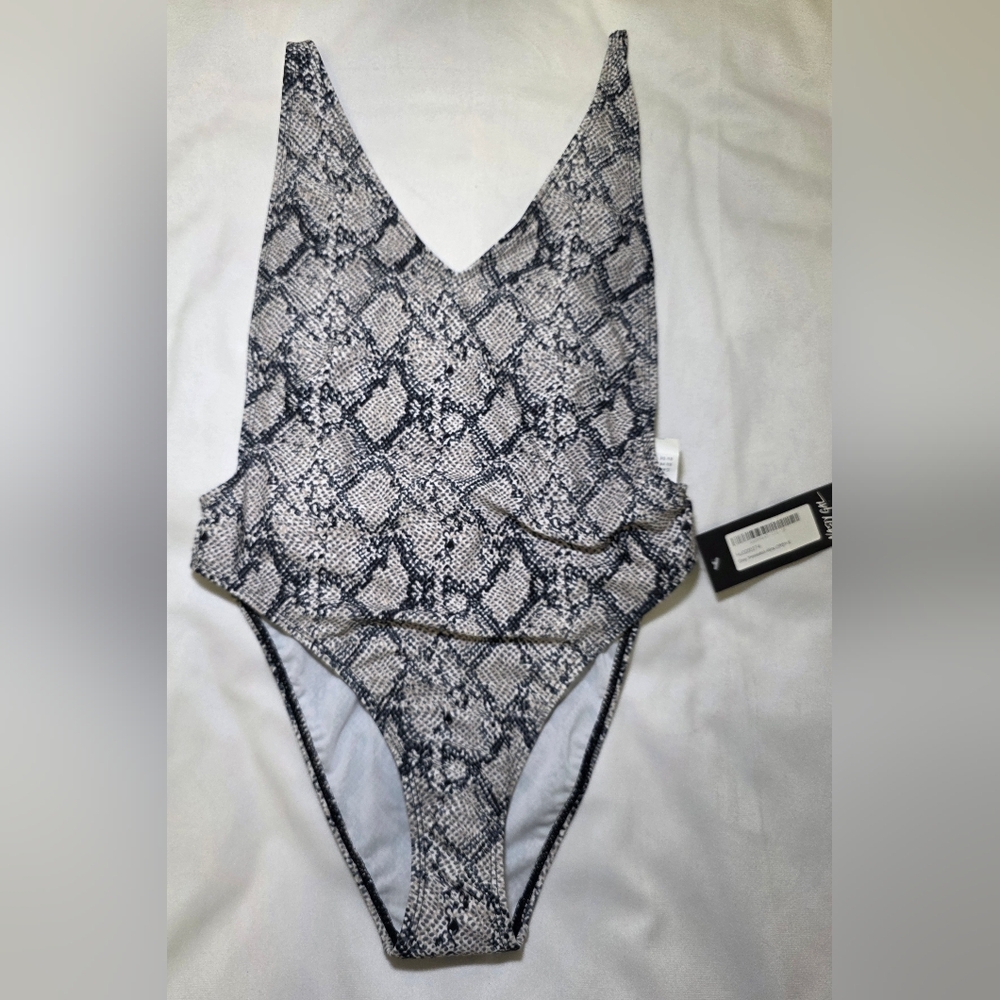 Nasty Gal Snakeprint Deep Vneck Cami Strap Bodysuit Top- Size 4 NWT